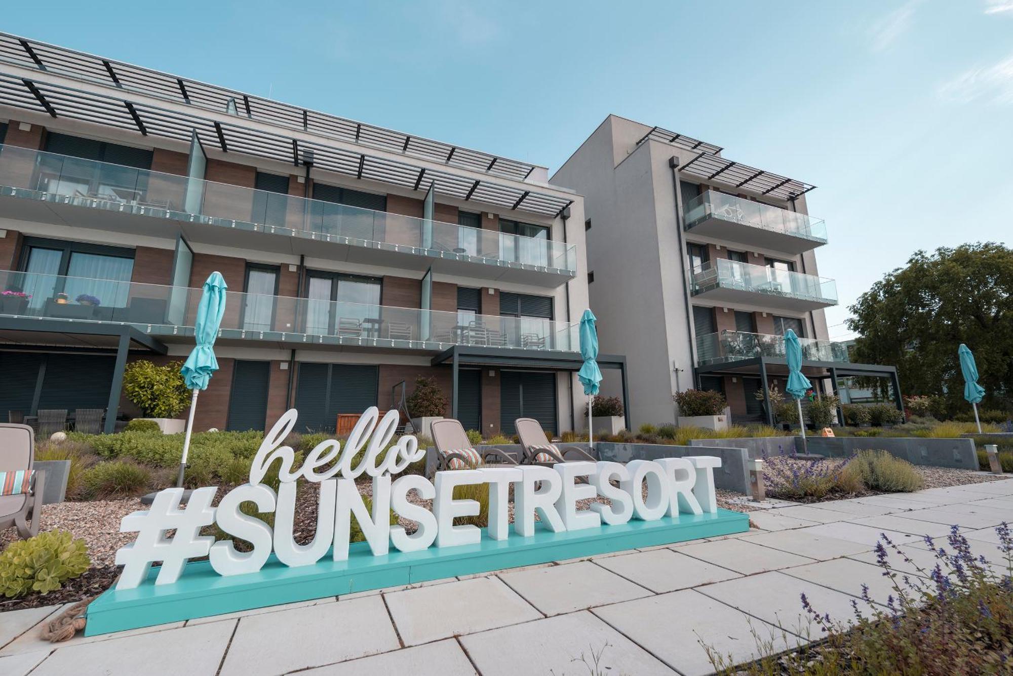 Sunset Resort - Lakeside Apartment Fonyód エクステリア 写真