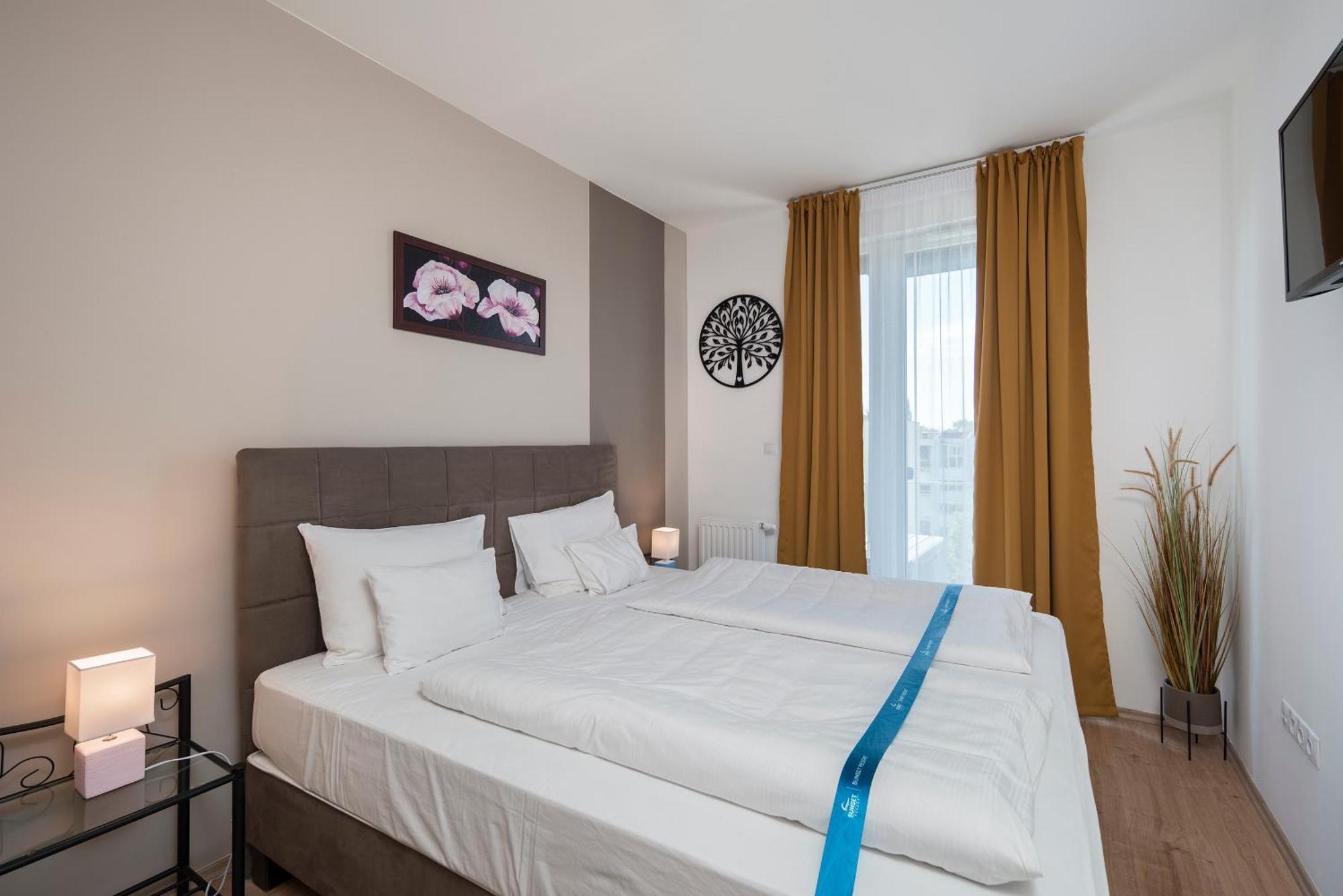 Sunset Resort - Lakeside Apartment Fonyód エクステリア 写真